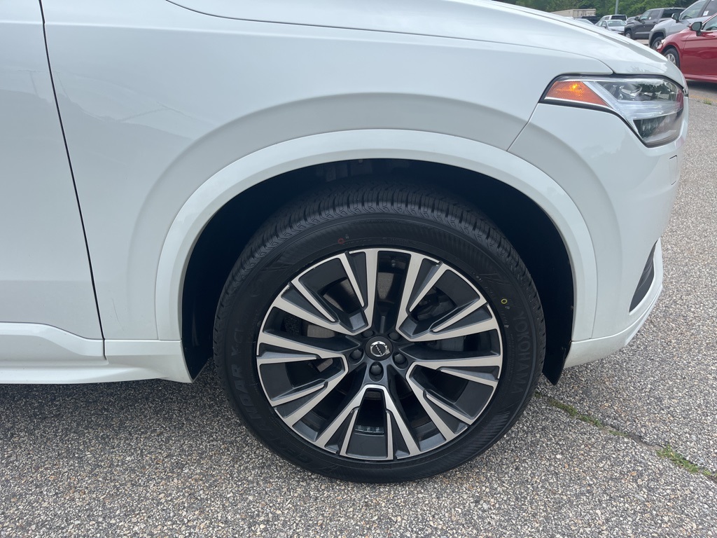 2022 Volvo XC90 T5 Momentum photo 6