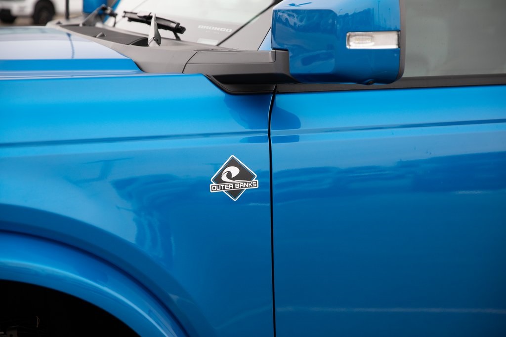 2024 Ford Bronco Outer Banks photo 3