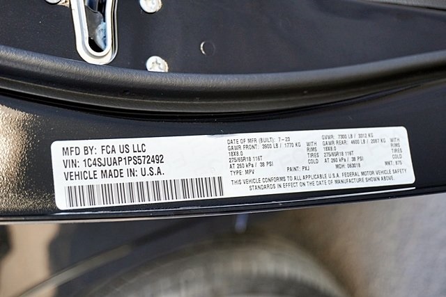 Used 2023 Black Jeep Base image 34