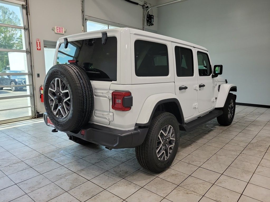 2025 Jeep Wrangler Sahara photo 6