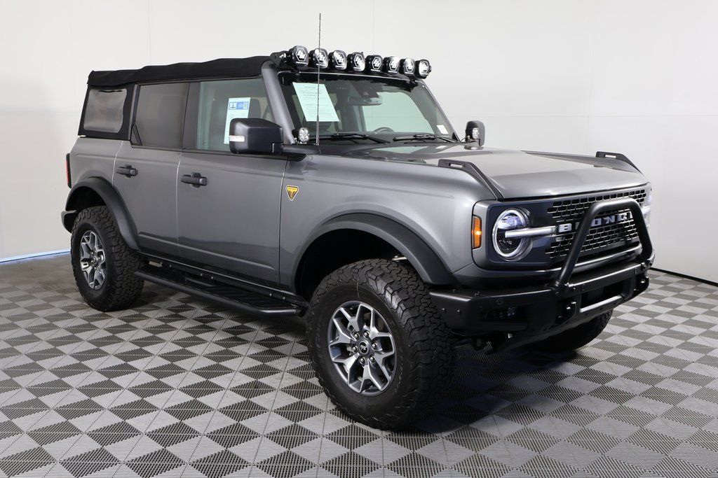2022 Ford Bronco Badlands photo 3