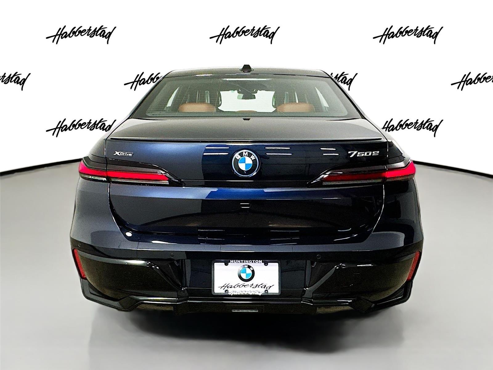 2026 Bmw 750e photo 6