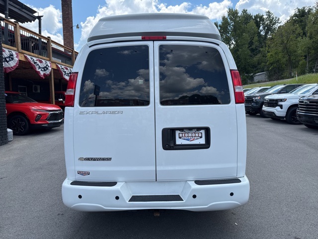 2022 Chevrolet Express Cargo Van 2500 photo 3