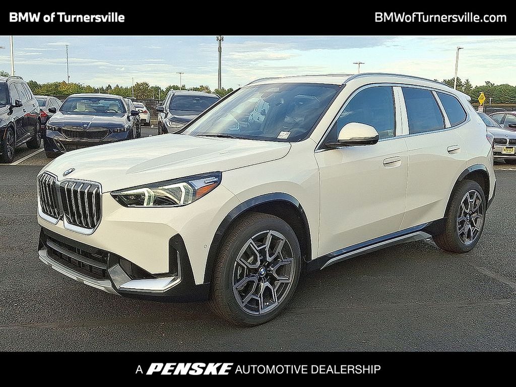 2026 BMW X1 28i's photo