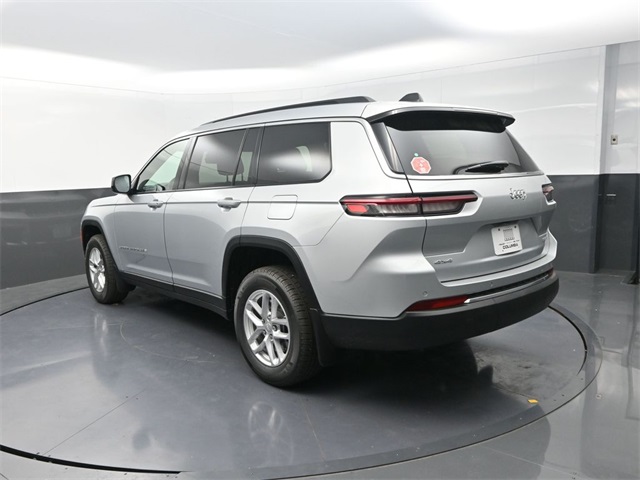 2025 Jeep Grand Cherokee Laredo X photo 4