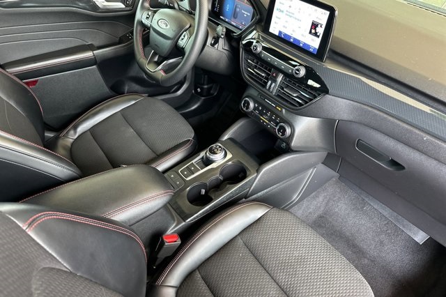 2023 Ford Escape ST-Line photo 16