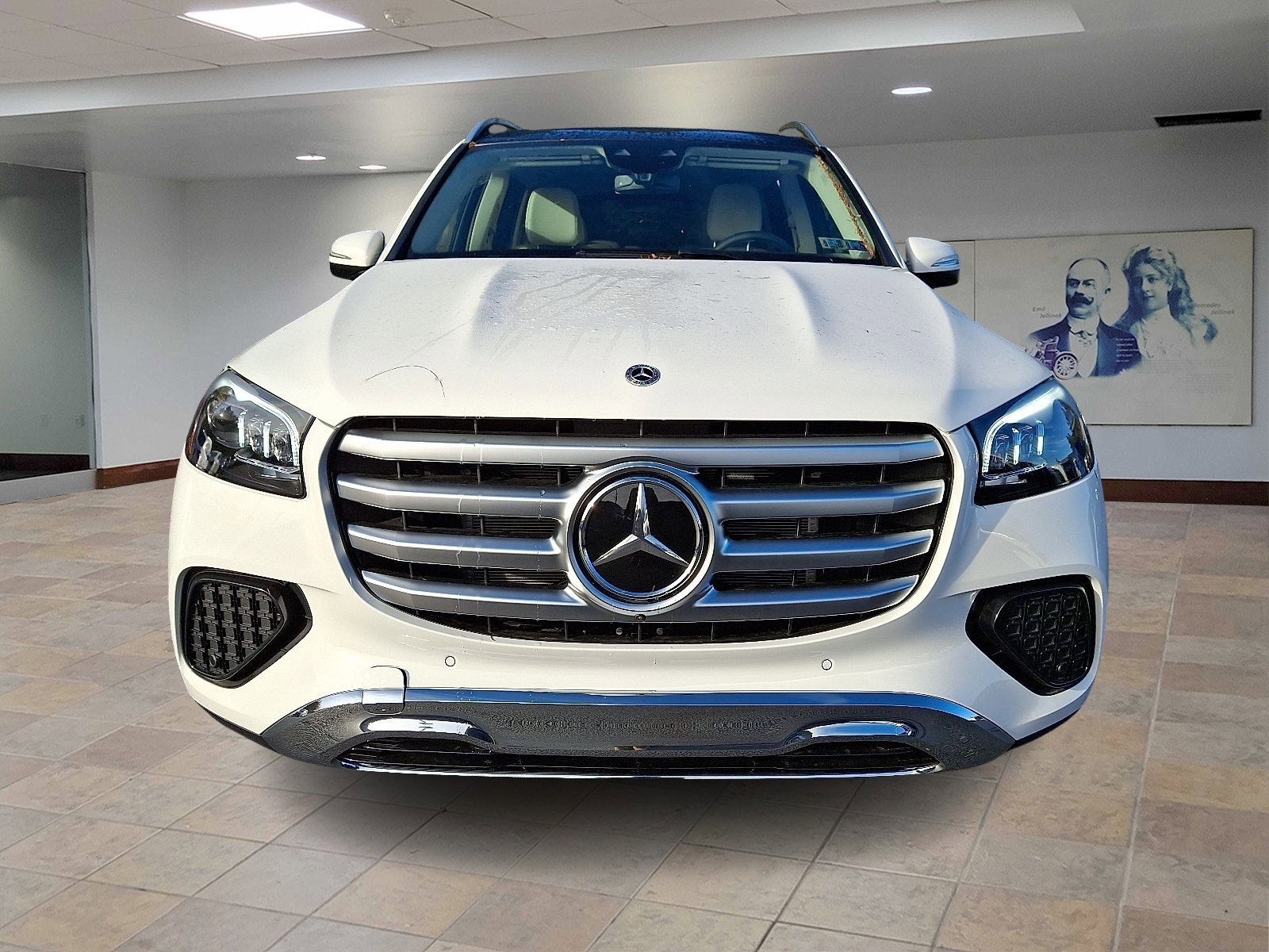 2026 Mercedes Benz GLS 450 4MATIC photo 2