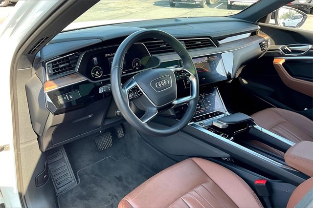 2022 Audi e-tron Premium Plus photo 11
