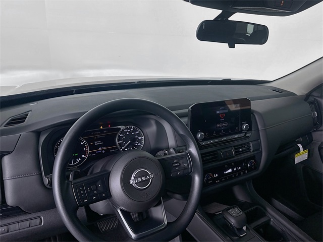 2025 Nissan Pathfinder S photo 10