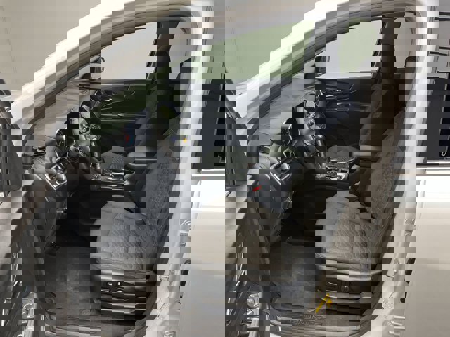 2019 Chevrolet Equinox LT photo 3