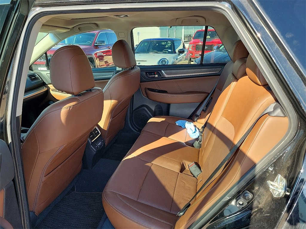 2018 Subaru Outback Touring photo 16