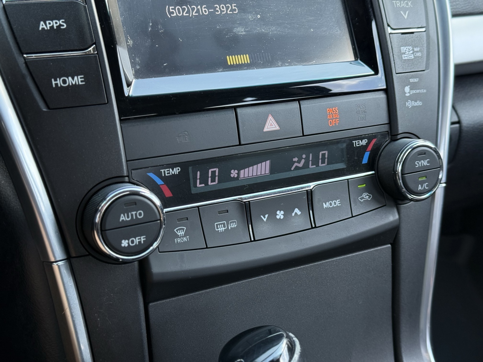 2015 Toyota Camry XSE photo 18