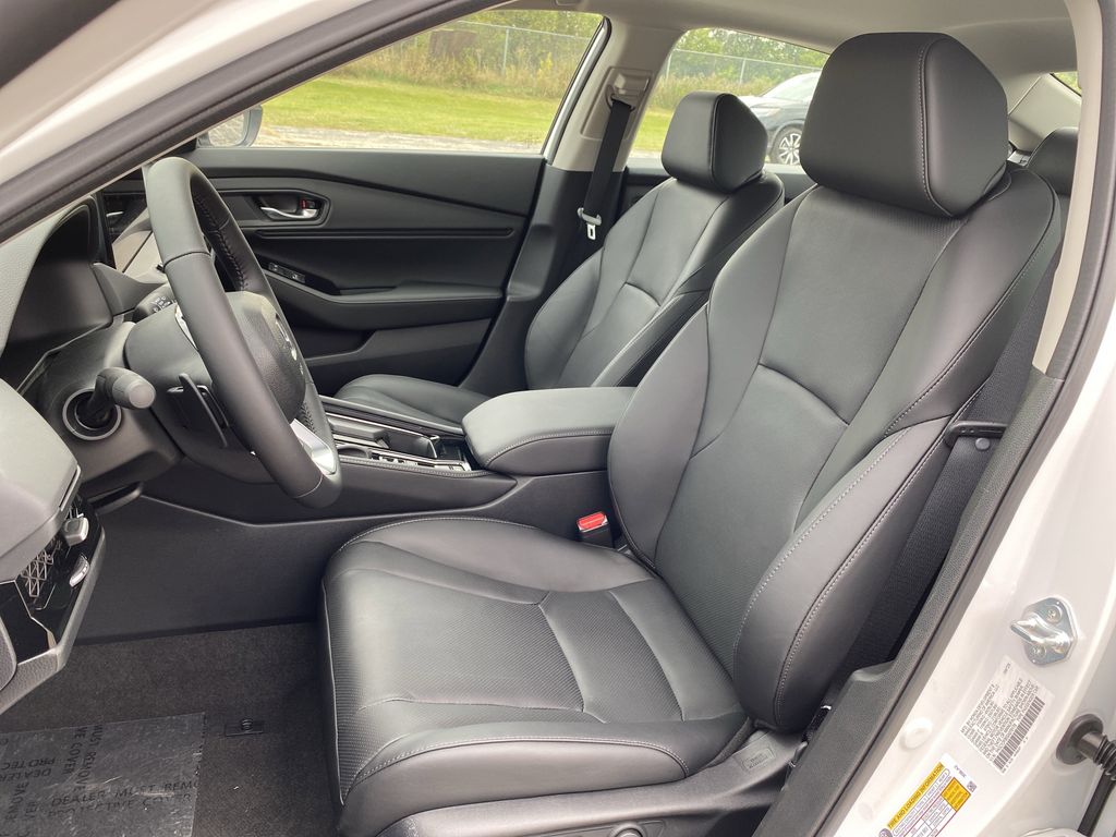 2025 Honda Accord Hybrid Touring photo 4