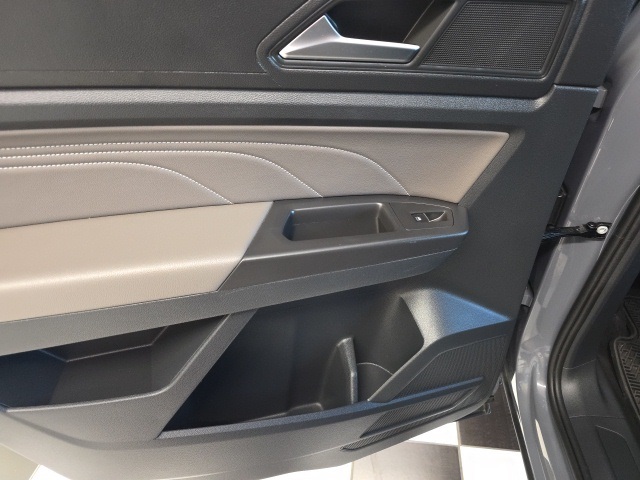 2022 Volkswagen Atlas Cross Sport V6 SE Technology photo 12