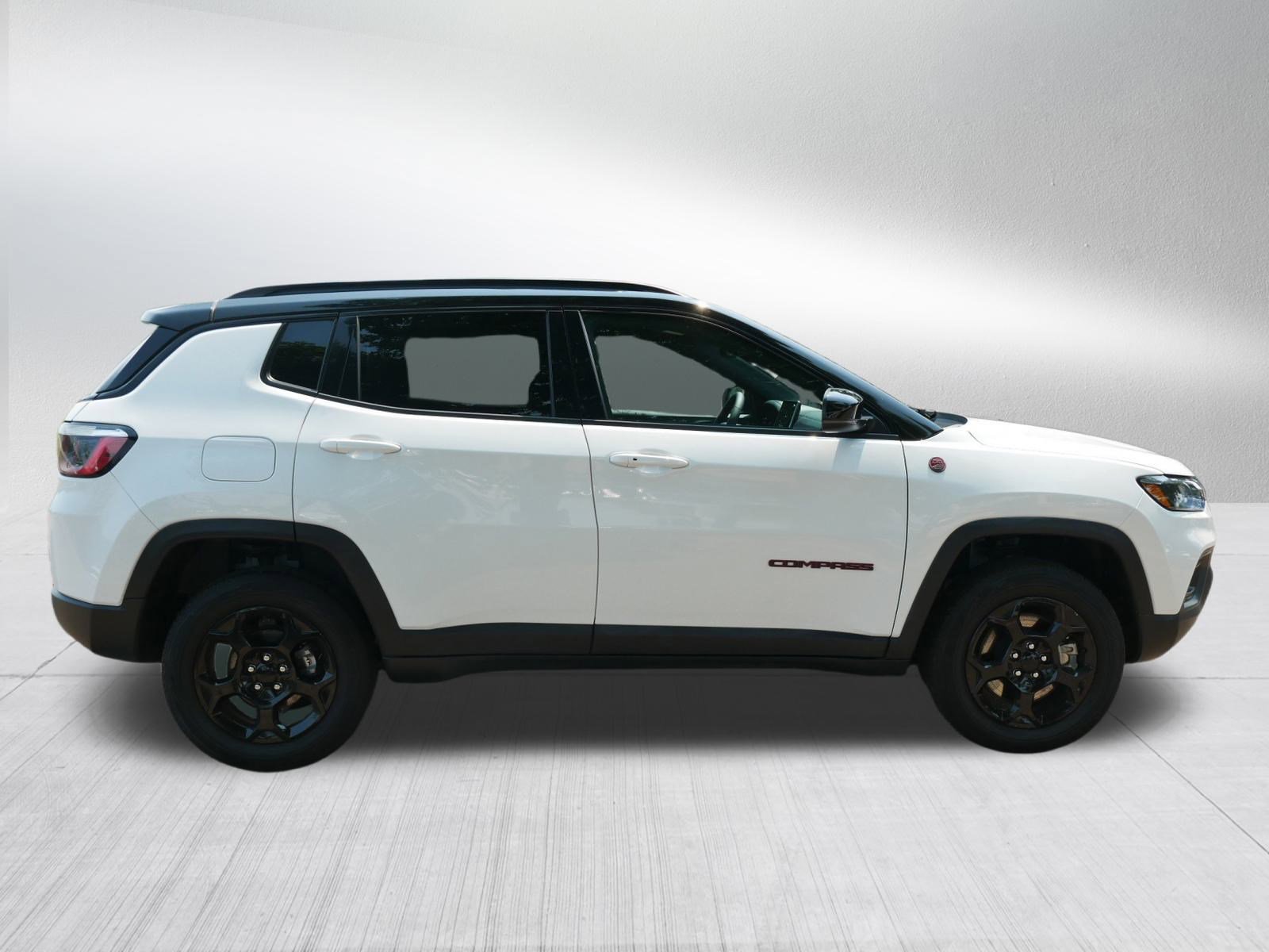 2024 Jeep Compass Trailhawk photo 6