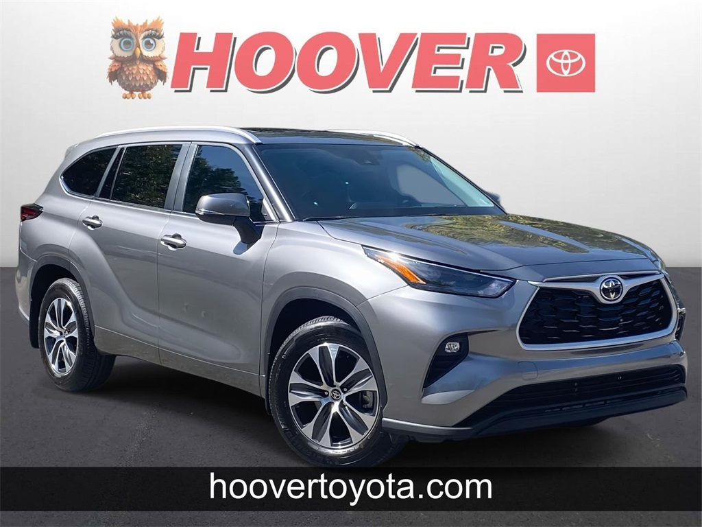 2025 Toyota Highlander XLE's photo