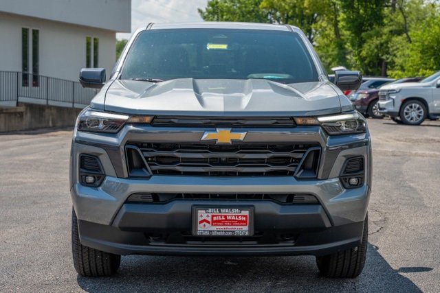 2025 Chevrolet Colorado Work Truck LT photo 3