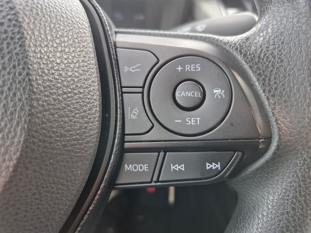 2020 Toyota Corolla L photo 16