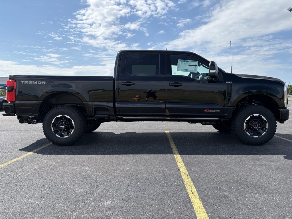 2026 Ford F-350 Platinum photo 4