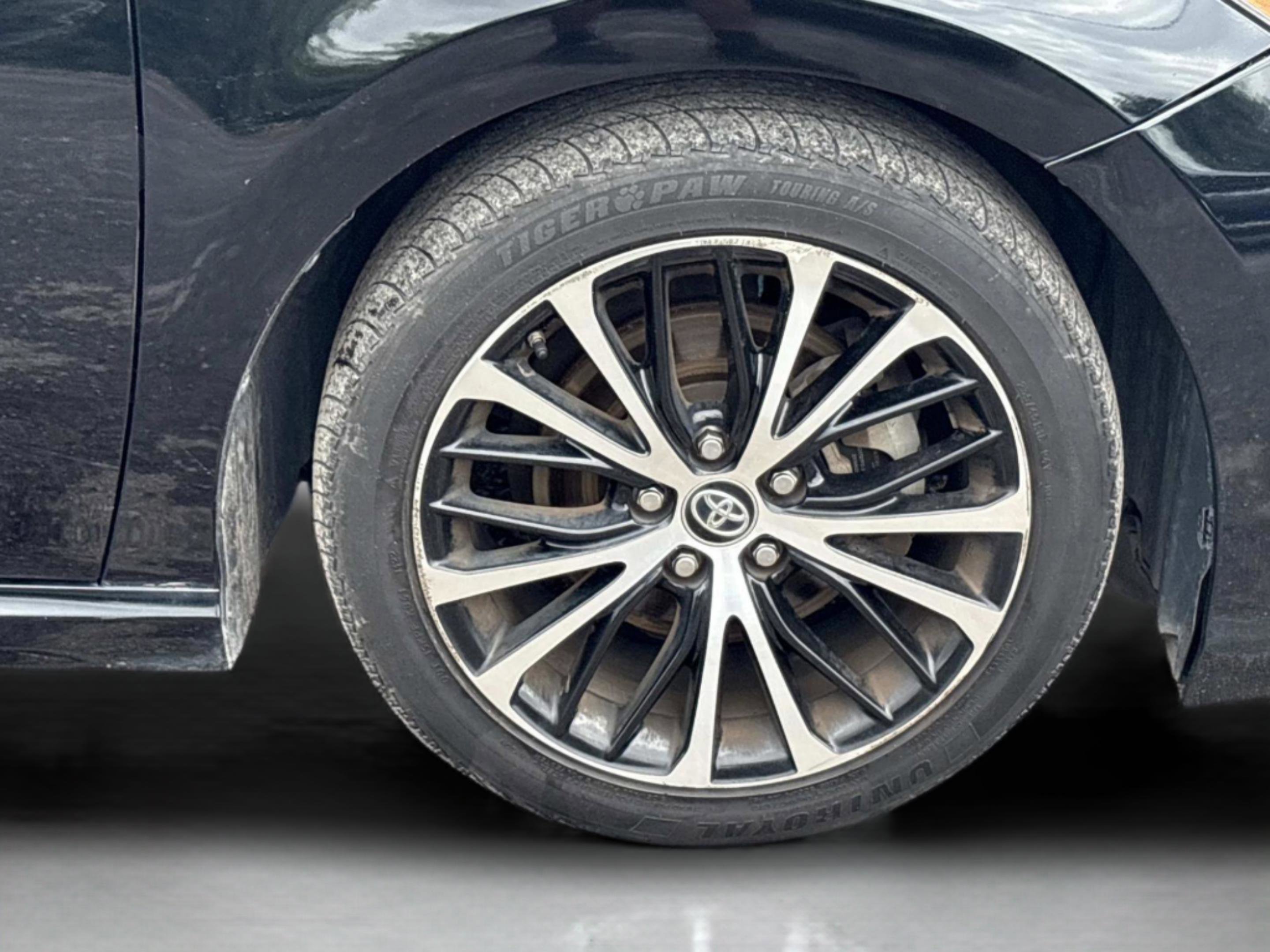 2019 Toyota Camry SE photo 9