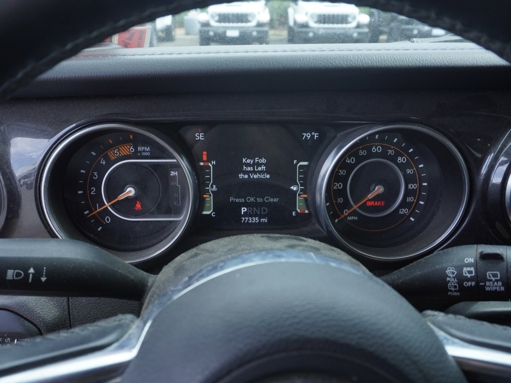 2021 Jeep Wrangler Sahara Altitude photo 12