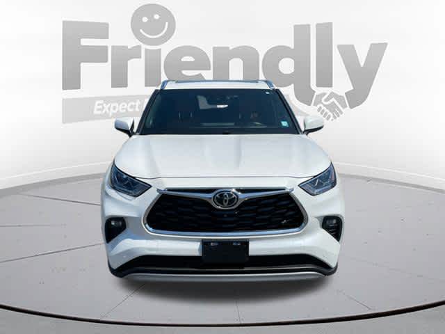 2021 Toyota Highlander Platinum photo 2