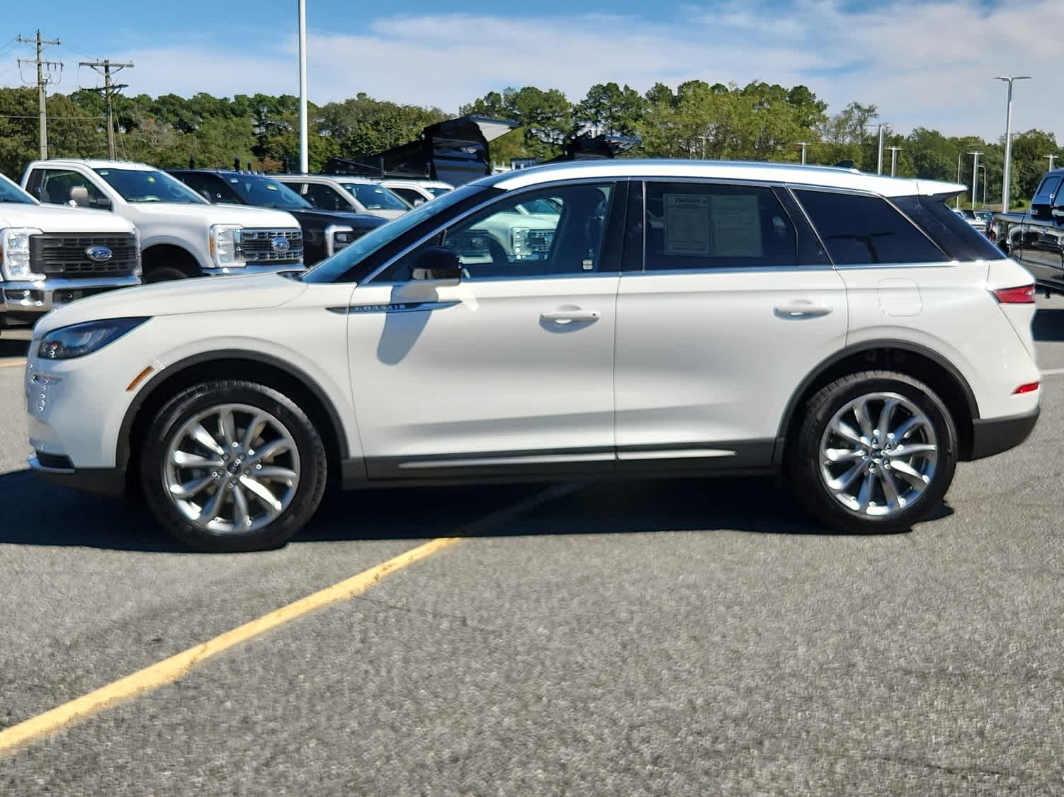 2021 Lincoln Corsair Standard photo 5