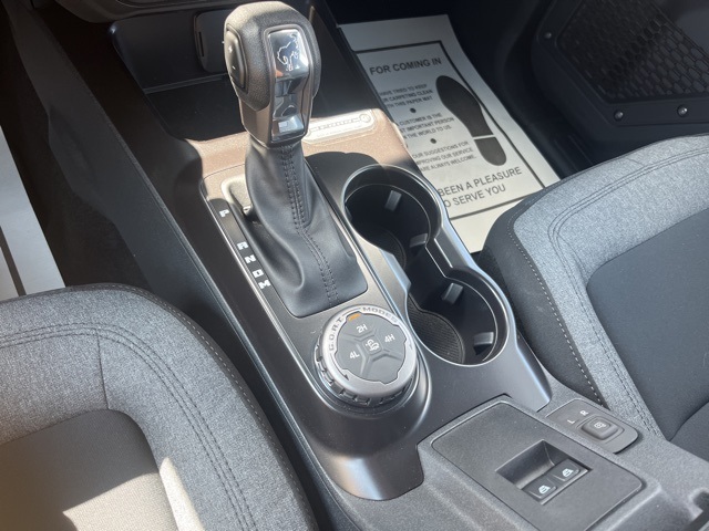 2025 Ford Bronco Base photo 17