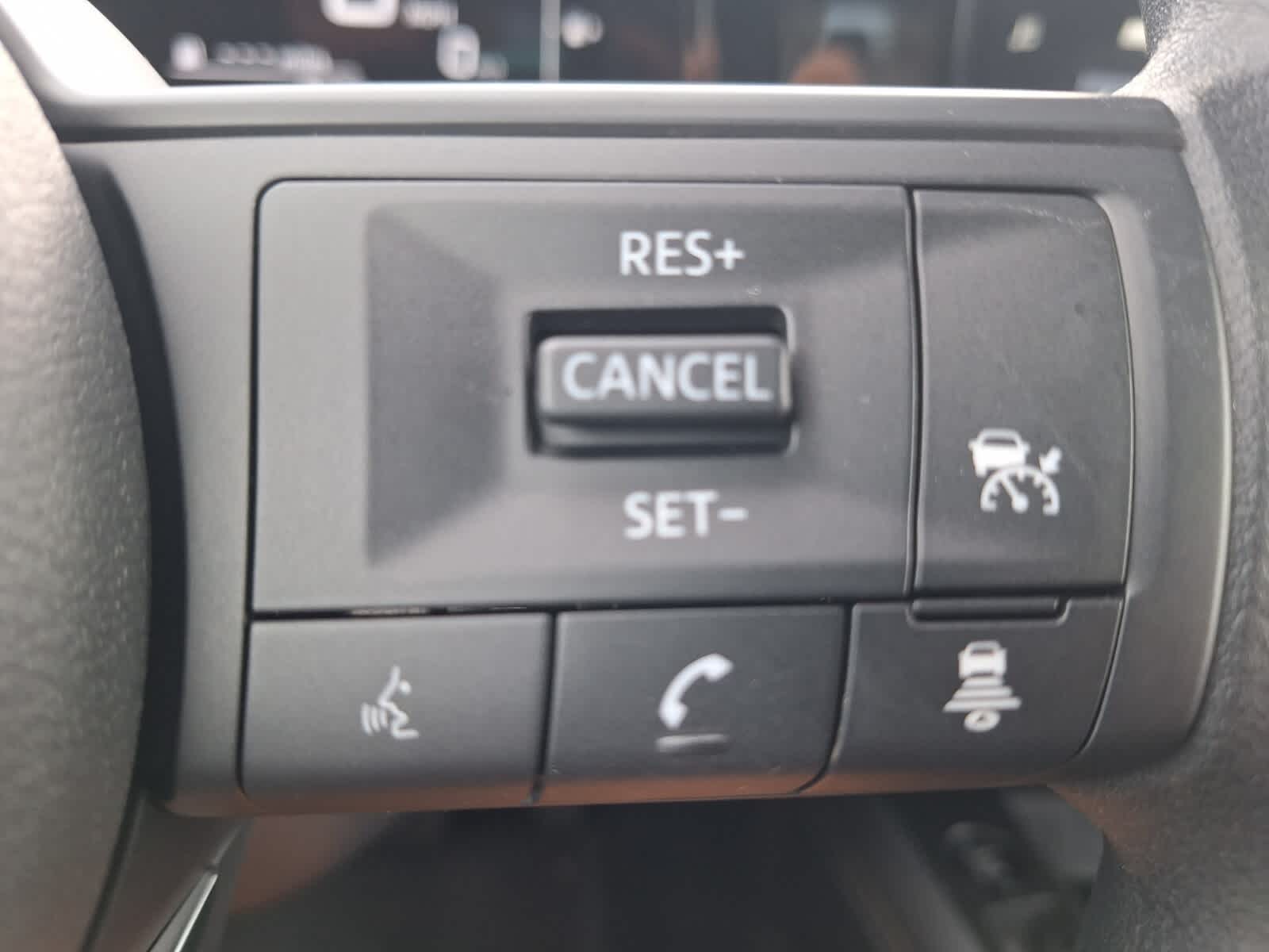 2025 Nissan Kicks SV photo 12