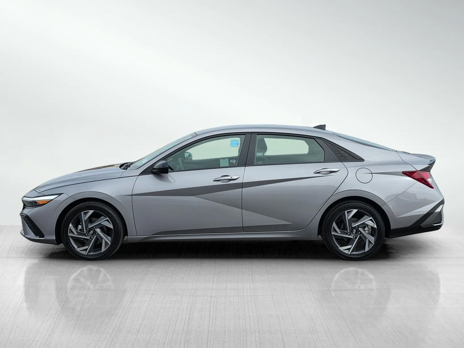 2025 Hyundai Elantra SEL Sport photo 4