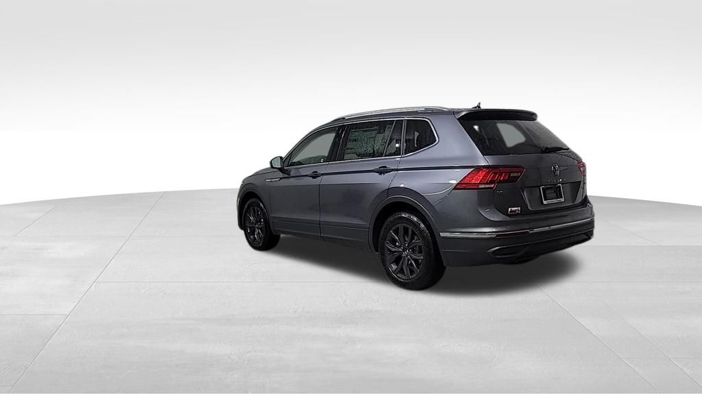 2024 Volkswagen Tiguan SE Wolfsburg Edition photo 3