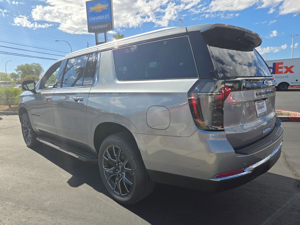 2026 Chevrolet Suburban LT photo 2