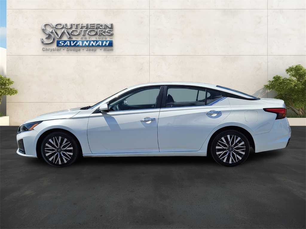 2023 Nissan Altima 2.5 SV photo 2