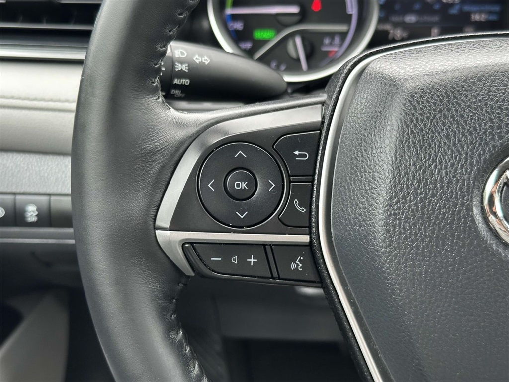 2022 Toyota Camry Hybrid XLE photo 8