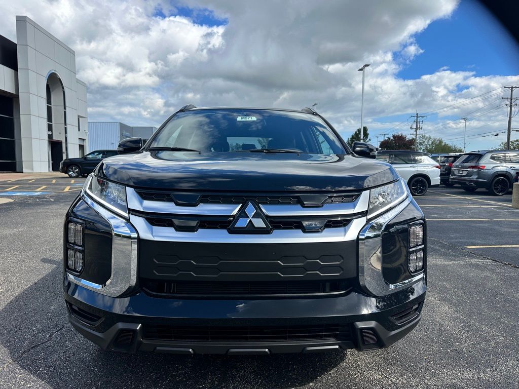 2025 Mitsubishi Outlander Sport SEL photo 2
