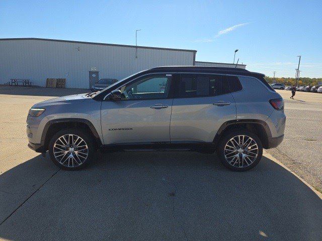 2022 Jeep Compass Limited photo 4