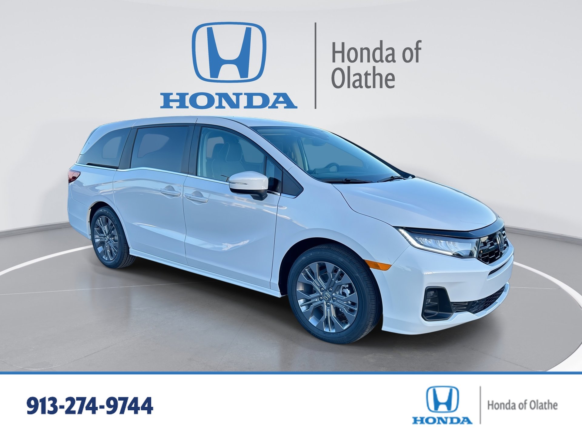 2026 Honda Odyssey Touring's photo