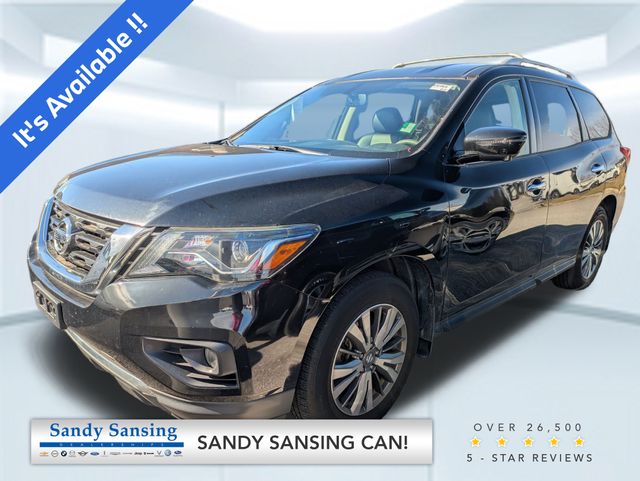 2019 Nissan Pathfinder SL's photo
