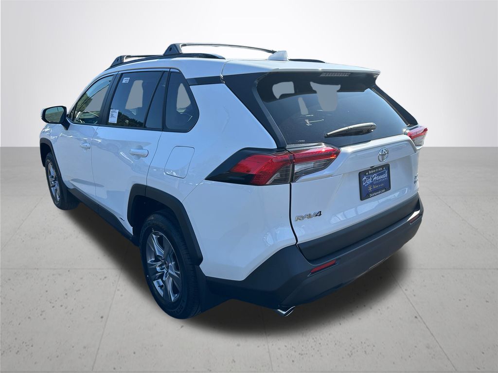 2025 Toyota RAV4 Hybrid XLE photo 10