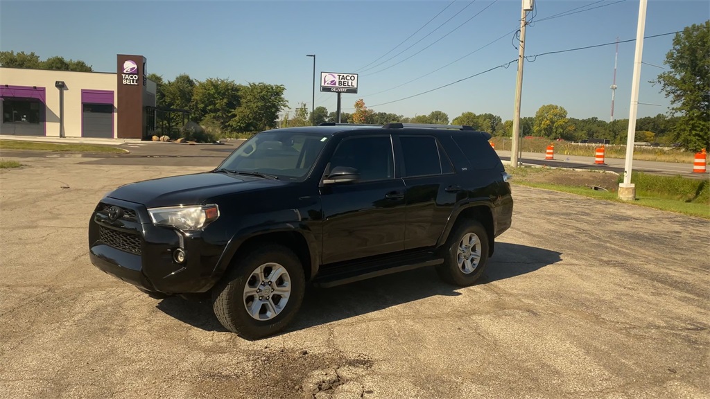 2019 Toyota 4Runner SR5 photo 4