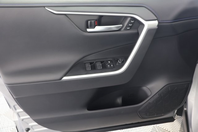 2023 Toyota RAV4 Hybrid XSE photo 22