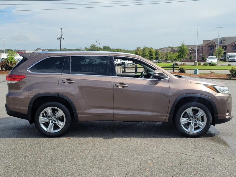 2019 Toyota Highlander Limited photo 2