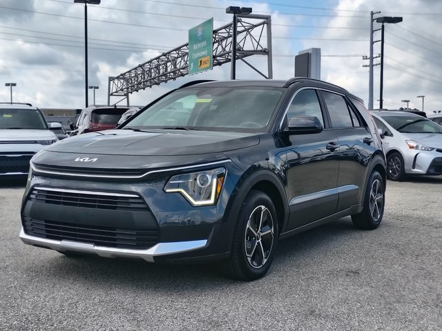 2024 Kia Niro LX photo 7