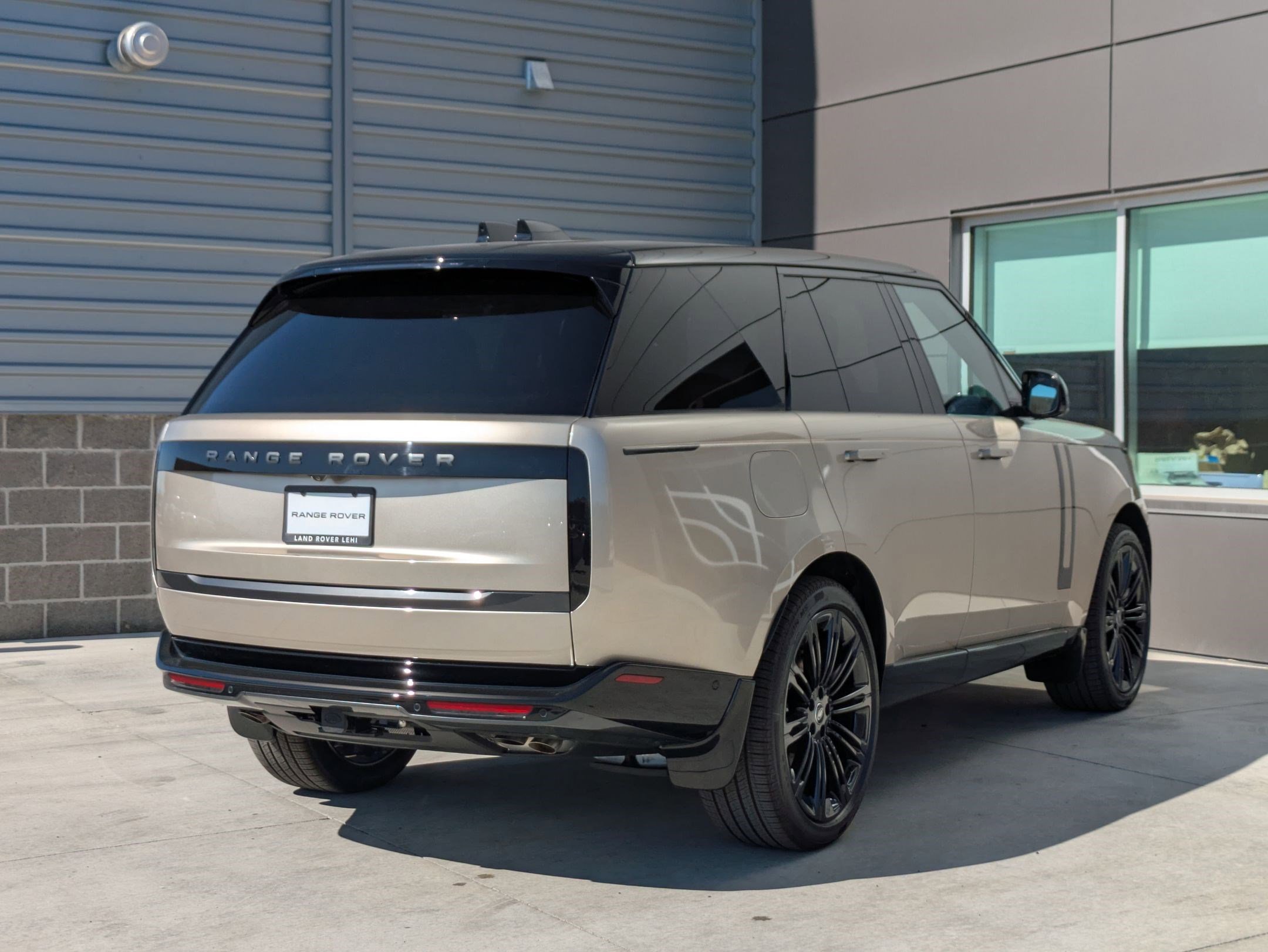 2025 Land Rover Range Rover SE photo 4