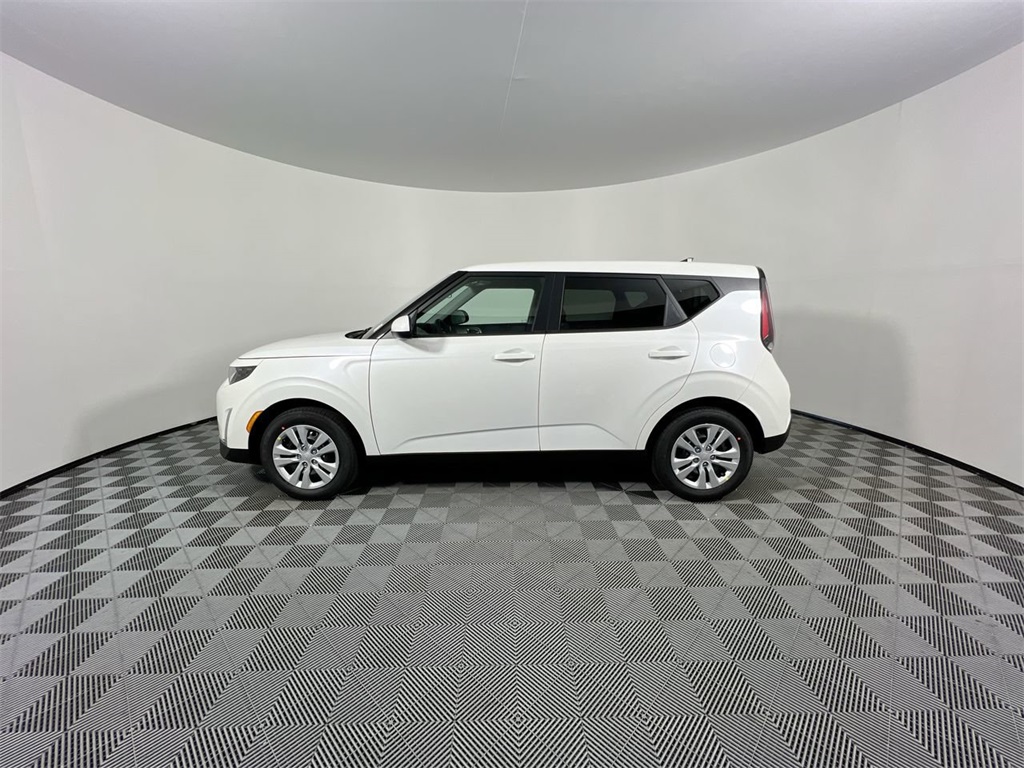 2025 Kia Soul LX S photo 6