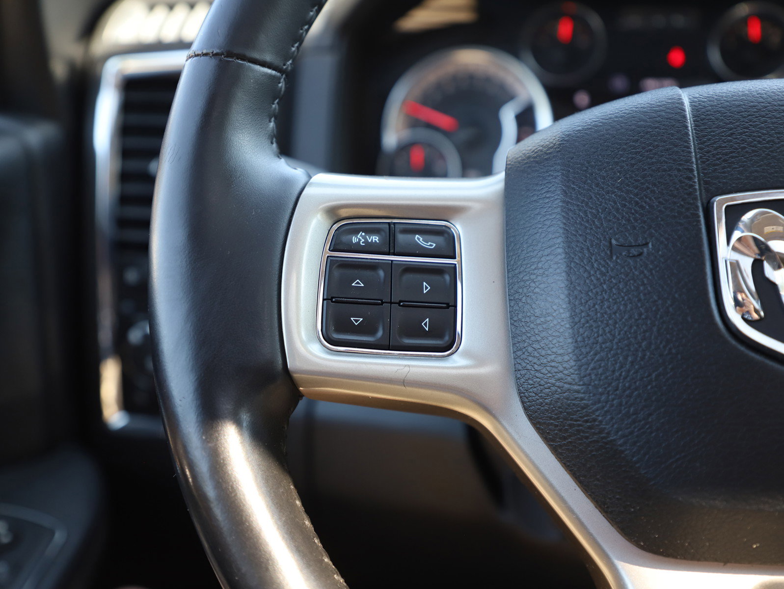 2016 Ram 2500 Laramie photo 17