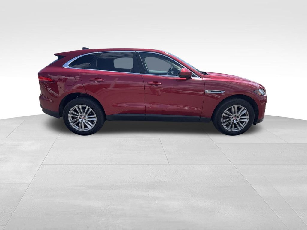 2020 Jaguar F-PACE Prestige photo 3