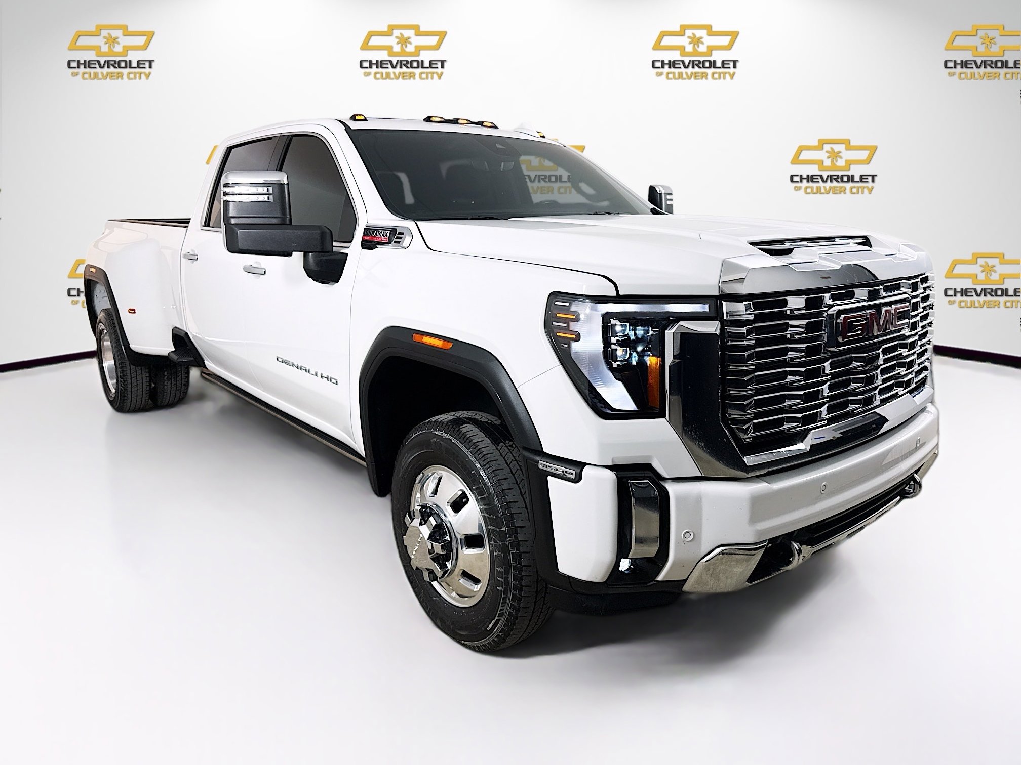 2024 GMC Sierra 3500HD Denali's photo