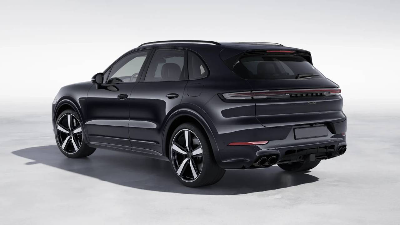 2026 Porsche Cayenne Turbo E-Hybrid photo 3