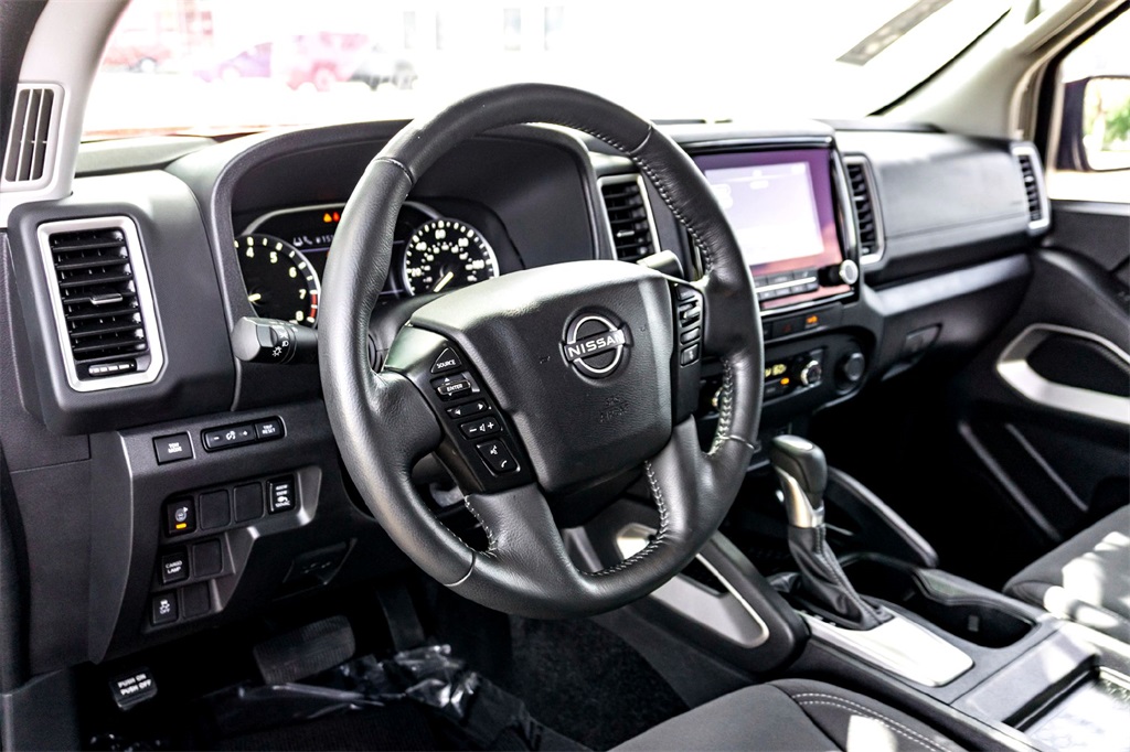 2024 Nissan Frontier SV photo 15